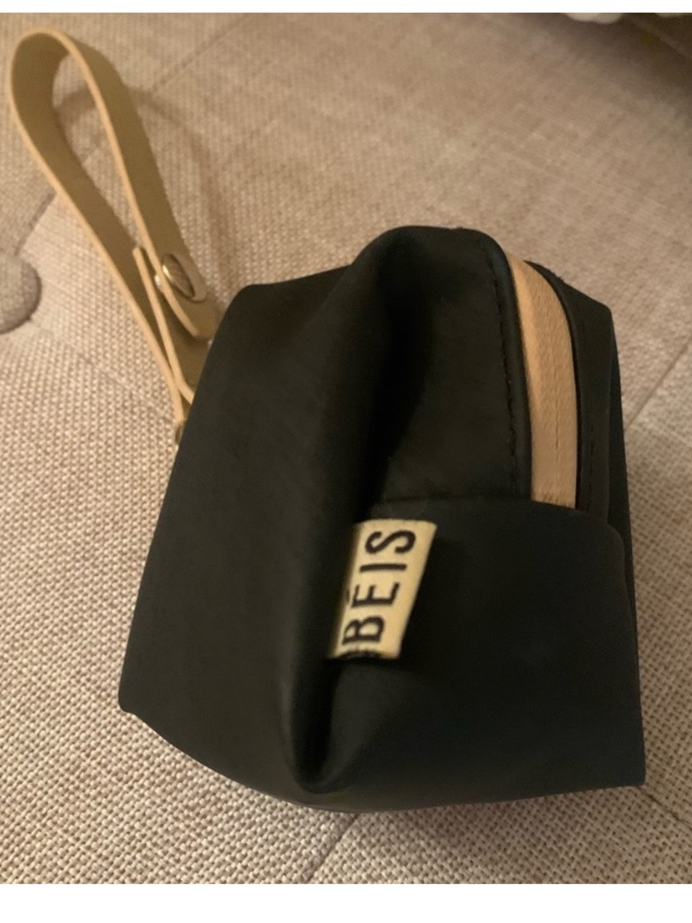 ☀️SUMMER BLOWOUT ITEM☀️
BEIS Black and Tan Pacifier Pouch with Strap